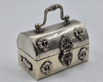 Small silver-plated treasure chest, jewelry box