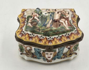 Jewelry box, Trinket, antique, Capodimonte porcelain from the 19th century