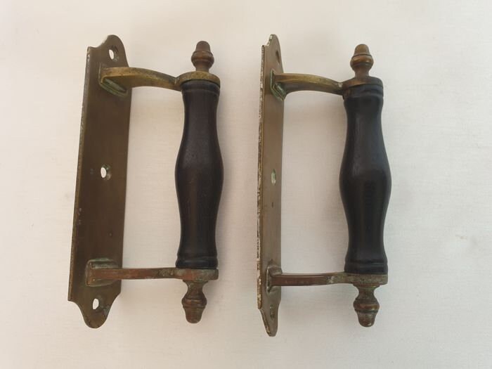 Set of antique door handles (ensuite)
