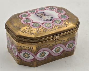 Beautiful hand-painted box (trinket)