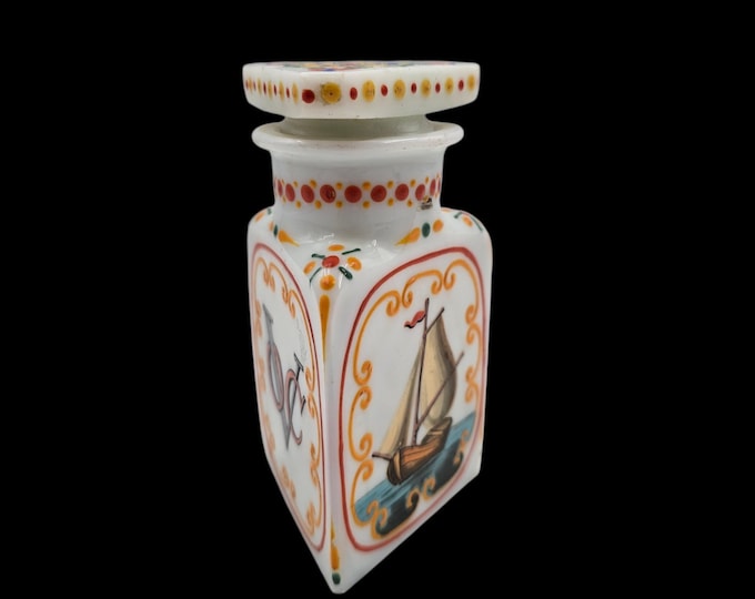 VOC (Dutch East India Company) apothecary jar, opaline enameled glass