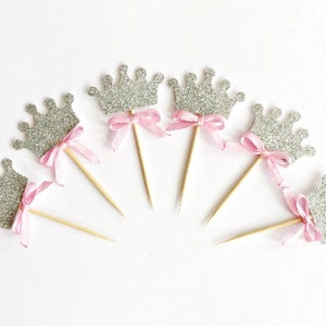 12 décorations pour cupcakes princesse. Couronne Cupcake Toppers. Choix de nourriture. Princesse Premier Anniversaire Or Rose Couronne Toppers Thème Princesse Paillettes D'or image 5