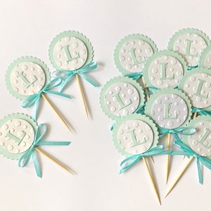 Junge Babyparty Cupcake Toppers. Baby Füße Cupcake Toppers. Zahl Cupcake Toppers. Brief Cupcake Toppers. Blaue Babyparty Junge Party Decor Bild 5