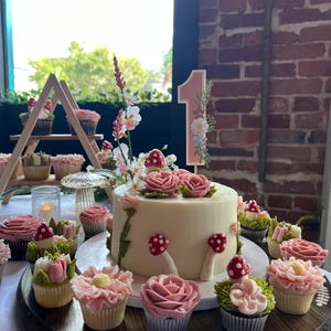 Wildblumen Daisy Tortenstecker - Groovy 1st Birthday. Gänseblümchen-Geburtstagsdekoration. Blumige Tortenfigur. Cake Smash Fotos. Mädchen Erster Geburtstag
