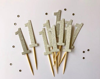 Décorations de fête d’anniversaire de garçon. Décorations de fête paillettes et bleues argentées Nombre ou INITIAL Cupcake Toppers, ONEderland 1er anniversaire