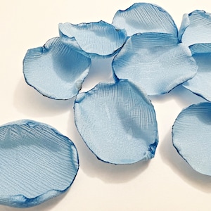 160 Pétales de SATIN bleu Décoration de mariage de conte de fées Cendrillon, panier fait main de pétales de rose, douche nuptiale, thème Cendrillon, fille Quincañera image 1