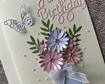 Tarjeta de cumpleaños floral hecha a mano - Lazo coqueto, tarjeta de felicitación de mariposa
