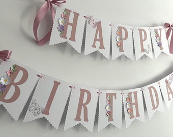 Guirnalda de primer cumpleaños con flores silvestres, mariposa rosa empolvada "Wild & Onederful" y margarita.