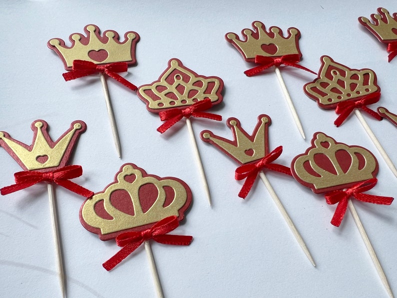 Décorations pour cupcakes Royal Prince Baby Shower. Premier anniversaire du prince royal. Décorations pour cupcakes Prince. Surmatelas bleu roi et or. Couronne Red & Gold