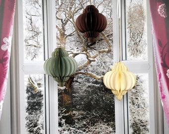 3er Set Weihnachtsänhänger Papier bauchig Baumschmuck Fensterdeko Anhänger Weihnachten creme grün braun 10cm - 15cm