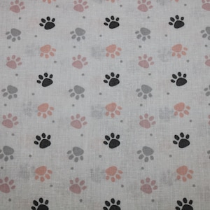 12,40 EUR/Meter Cotton fabric paws patoune cats dogs old pink grey on white woven fabric 100% cotton