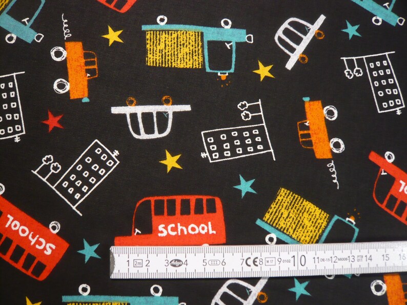 12,10 EUR/Metro tessuto cotone Scuolabus Scuola colorato su nero Tessuto 100% cotone immagine 7