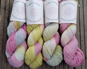 Hand-dyed merino yarn "Bristol" naturally solar-dyed!