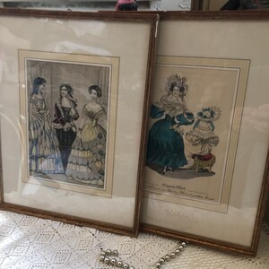 2 x Salonszenen antike Kleidung gerahmt brocante Deko Bild 4