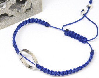 Navy blue macramé bracelet and round zamak