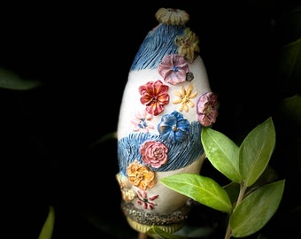 Gartenspitze mit Blumen Steinzeug Keramik
