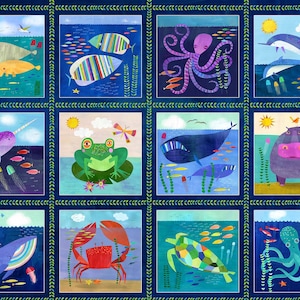 Könnte beinhalten: Ein Stoffpaneel mit farbenfrohen Illustrationen von Meereslebewesen. Das Design zeigt verschiedene Meeresbewohner wie Wale, Oktopusse, Fische und einen Narwal, vor einem blauen Hintergrund mit dekorativem Rand.