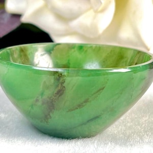 Green Jade Stone Bowl: Handcrafted Crystal Healing Decor (50 MM)