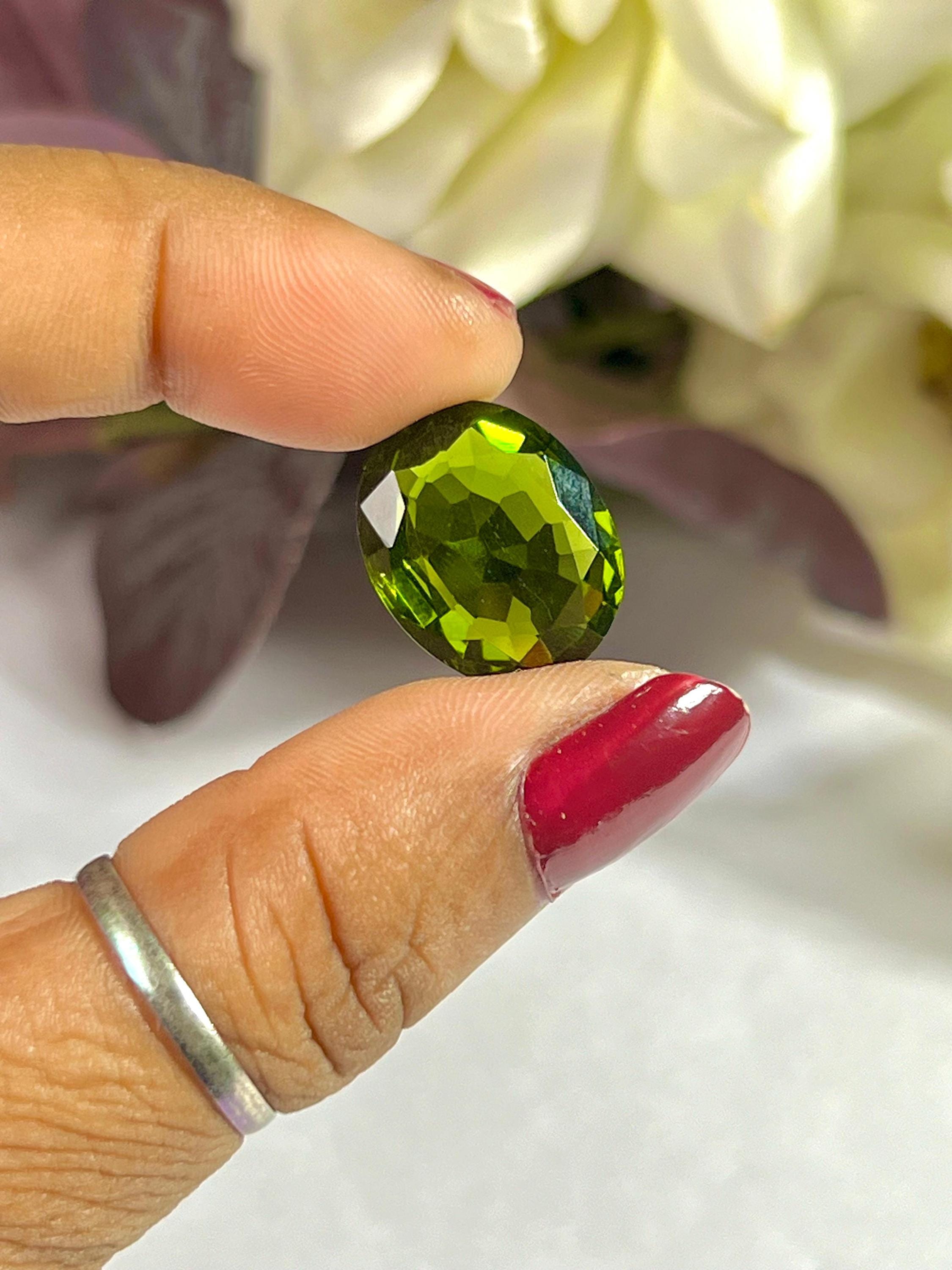 チェコ産モルダバイト宝石：天然オーバルカット石、11カラット - Etsy 日本