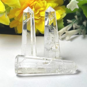 Fenakietsteen fenakietkristal torenobelisk hoge vibratie uit Tanzania (uit één stuk)