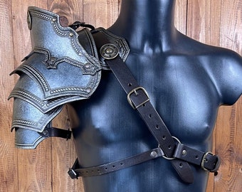 Warrior Pauldron with Y belt system - Handcrafted - Perfect for LARP
