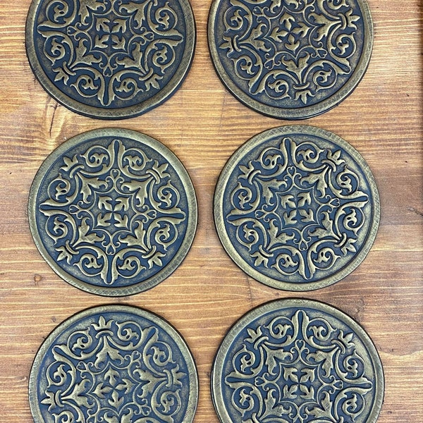 Sottobicchiere Arabesco in cuoio color bronzo - set di 6 pezzi - fatto a mano - perfetto per larp, vita quotidiana, taverna, cinema