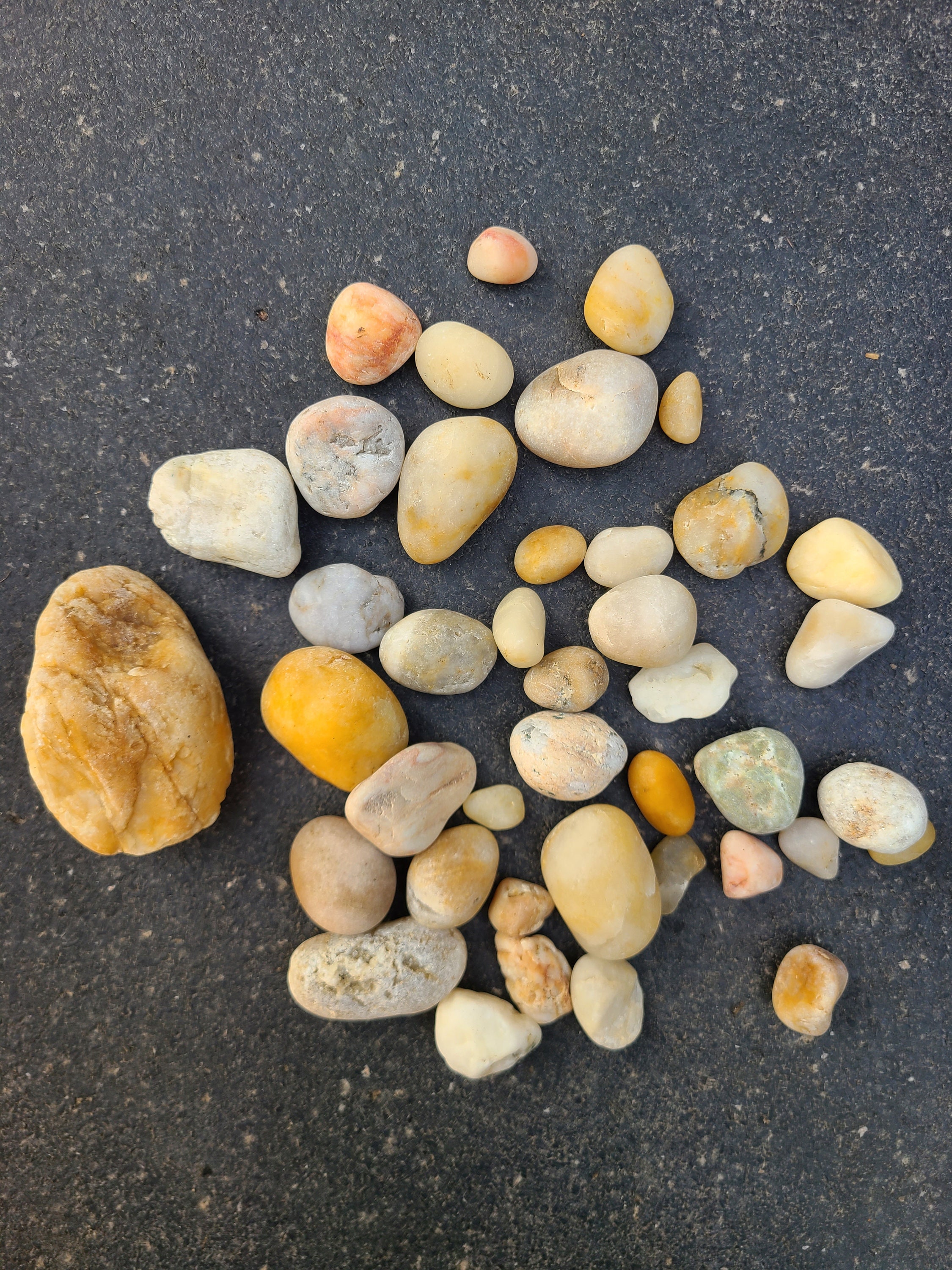 50 Grey/brown Flat Rocks, 1 Inch to 2 Inch Flat Stones, Cairn Stones, PNW,  Wedding Stone, Beach Rocks, Mother Nature,ooak,rocks 