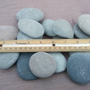 30 flat rocks, 2 inchs to 3 inches flat medium rocks, cairn stones, PNW, wedding stone, beach rocks, mother nature,ooak,rocks