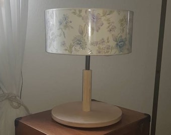 Große Tischlampe aus Holz