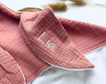 Kapuzenhandtuch rosé, Handtuch, Baby Handtuch Kapuzenhandtuch, Kinderhandtuch, individueller Name, mit Wunschnamen, Personalisiert, Musselin