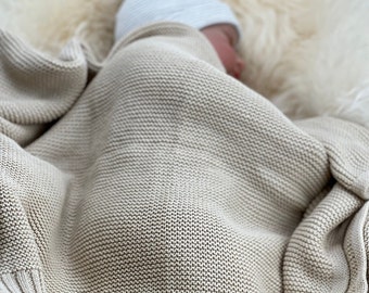 Gehaakte babydeken in beige, 100% biologisch katoenen babydeken, Gepersonaliseerde beige babydeken, Luxe biologisch katoenen babydeken in beige,