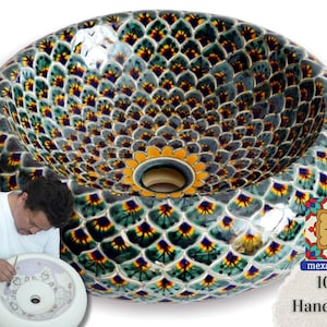Handbemaltes Unikat aus Mexiko für das Badezimmer. Der mexikanische Kunstwerker bemalt hier ein einzigartiges Waschbecken im Talavera-Stil.