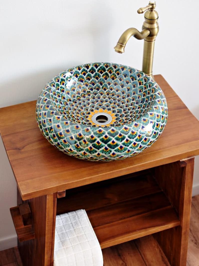 Exotisches Mexiko Waschbecken PAVO mit Pfaumuster in grün bemalt Talavera Keramik für Badezimmer
exotic mexican handpainted basin talavera style peacock