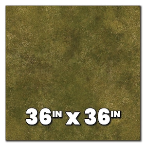 Puede incluir: Una estera de juego texturizada verde de 91,44 cm x 91,44 cm. La estera tiene un color verde moteado y una superficie rugosa e irregular.