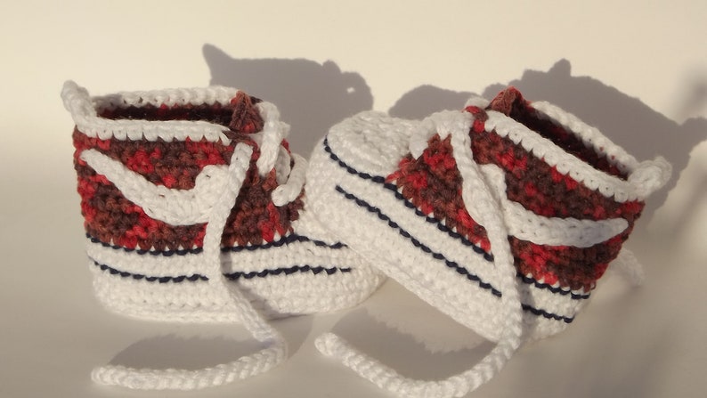 Sneakers, Baby schuhe, Babyschuhe, Handarbeit. Ohne: Metall und Kunststoff rotmeliert, 9.5 cm Bild 6