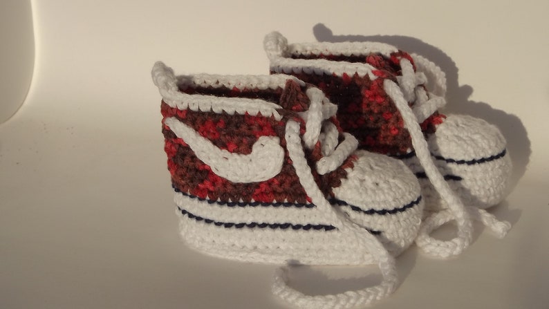 Sneakers, Baby schuhe, Babyschuhe, Handarbeit. Ohne: Metall und Kunststoff rotmeliert, 9.5 cm Bild 5