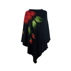 Felted poncho painted with wool. A lovely gift. Women&#39;s poncho.