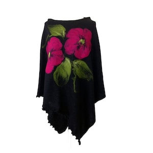 Felted poncho painted with wool. A lovely gift. Women&#39;s poncho.