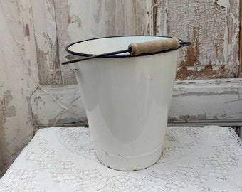 Enamel bucket