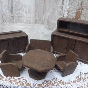 Dollhouse furniture, 30s