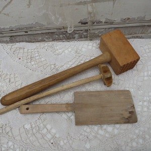 3 kitchen utensils