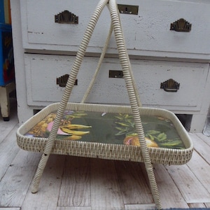 tray with legs