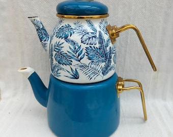 Tetera antigua, esmaltada, hervidor