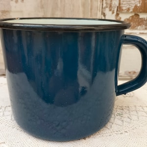 Enamel handle pot