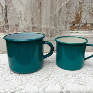 2 enamel pots with handles, turquoise