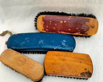 4 vintage brushes