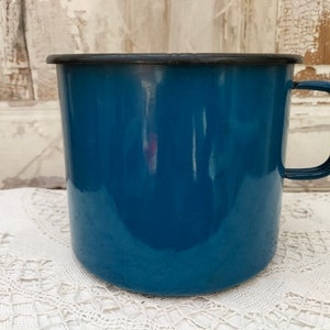 Enamel handle pot