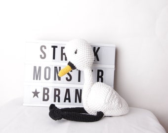 Crochet game clock swan