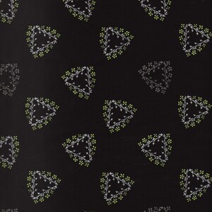 Patchworkstoff von Clothworks - schwarz mit Muster - Größe 50cm x 110cm