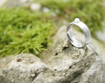 Perlen Ring, echte Perle auf gebürsteten Edelstahlring,  mit Innen - Gravur, Perlenschmuck  aber auch Verlobungsring- in allen Größen,